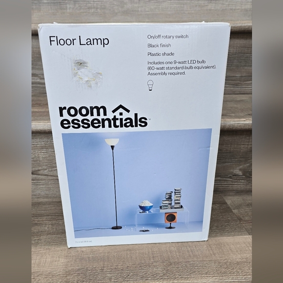 Room essentials floor lamp new in box - Picture 2 of 4